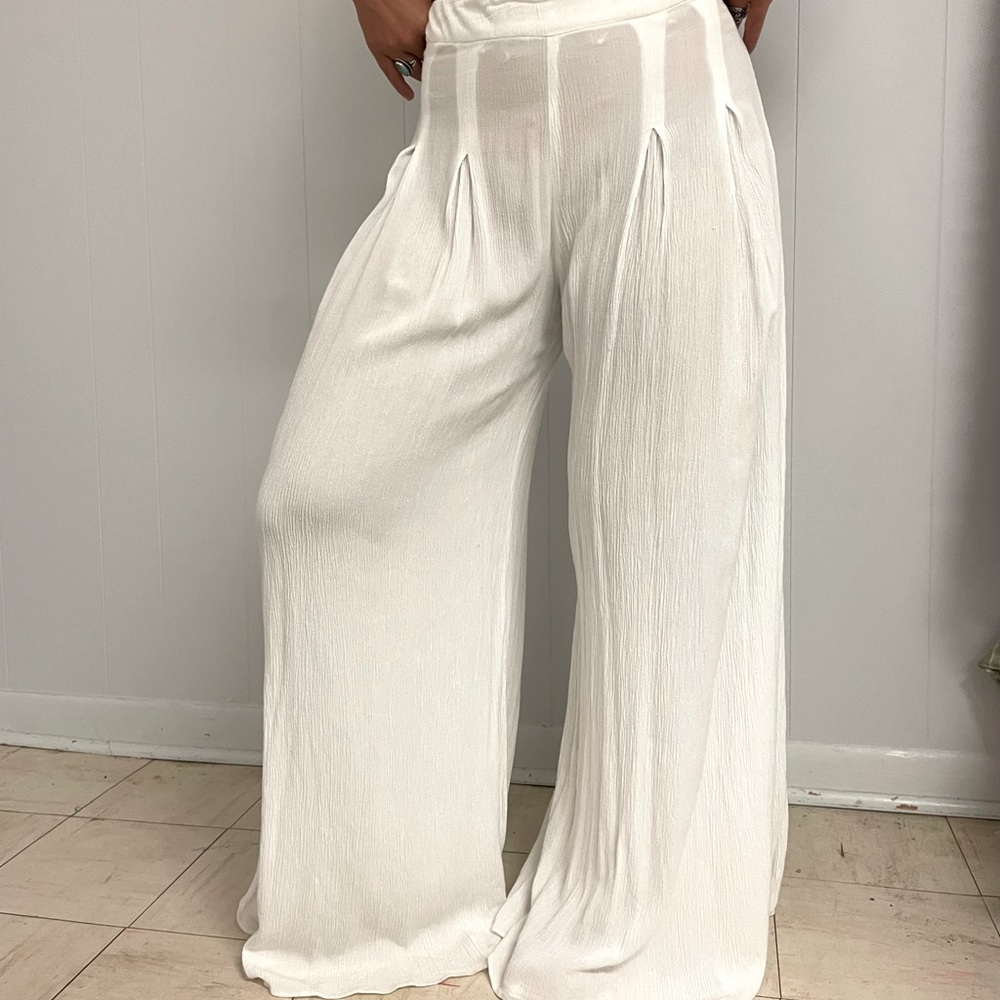 Kimchi blue white linen wide leg pants.